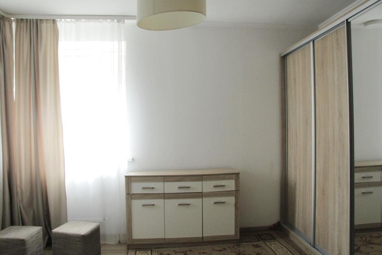 Flat In Cottage Close To The Centre Parking, Wifi, Bbq Lviv Eksteriør bilde